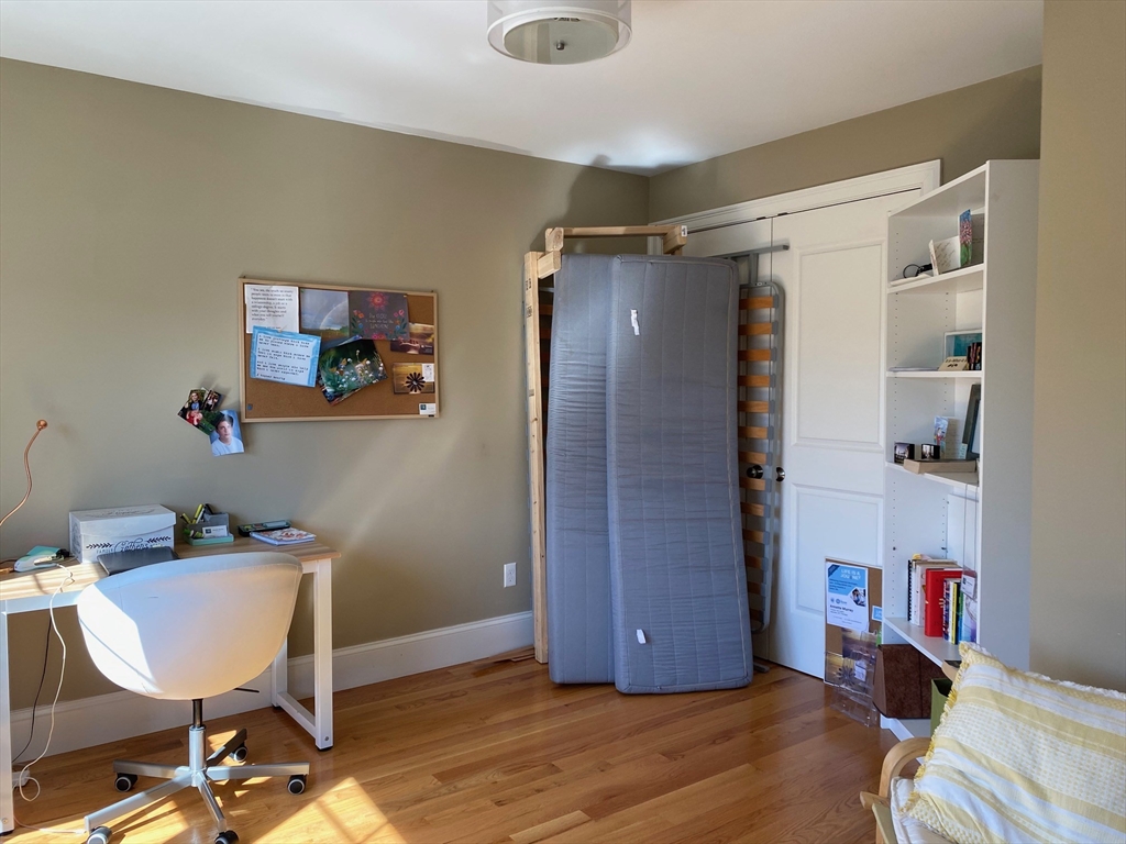 896 Chestnut Street, Unit 896 Waban, MA 02468 - Photo 14 of 17
