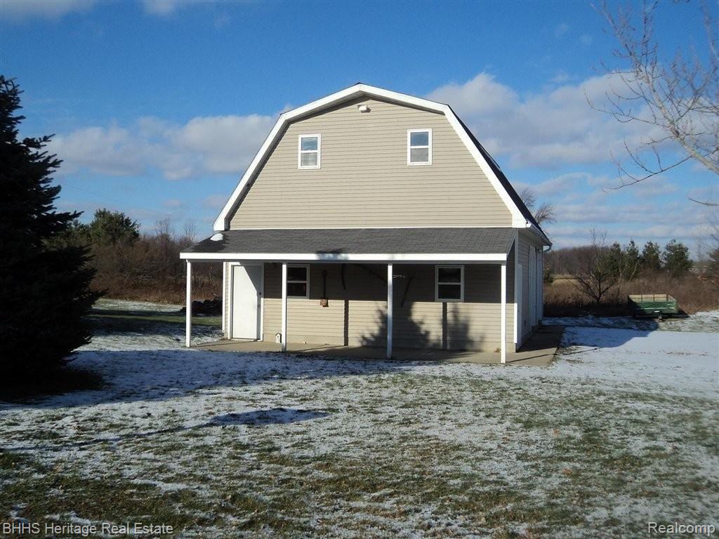 1899 West Lovejoy Road Perry, MI 48872 - Photo 17 of 19 Barn