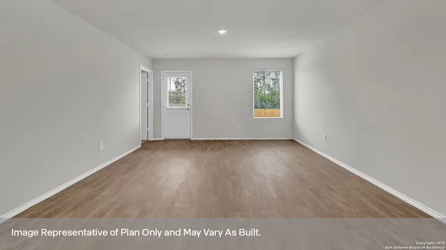 $190,990 | 305 Wild Goose Drive, Luling, TX 78648