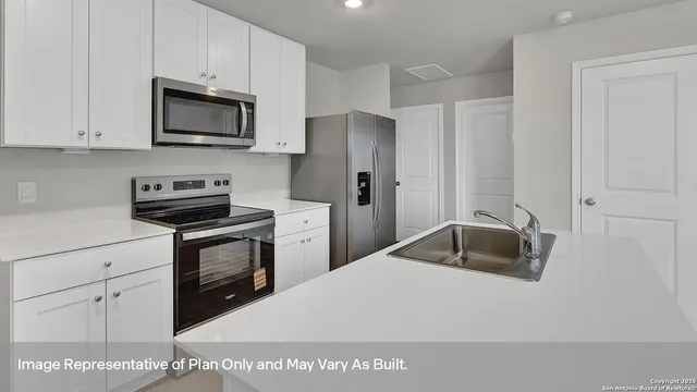 $190,990 | 305 Wild Goose Drive, Luling, TX 78648