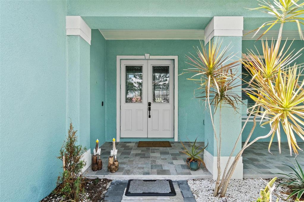 716 Laurel Avenue Venice, FL 34285 - Photo 3 of 42