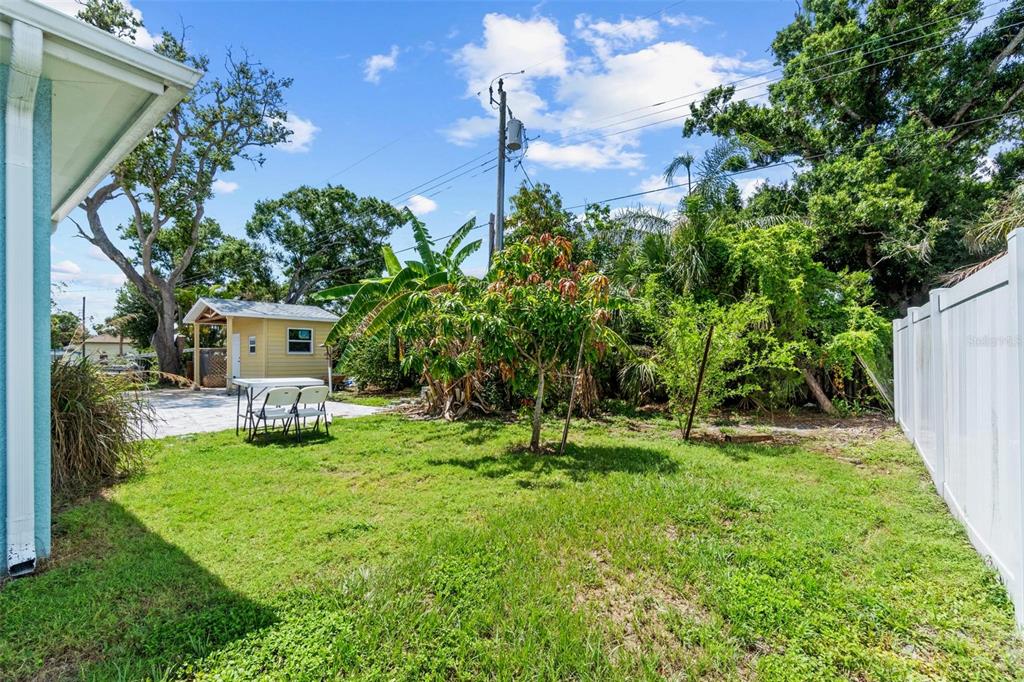 716 Laurel Avenue Venice, FL 34285 - Photo 41 of 42 a view of a house with a yard and sitting area