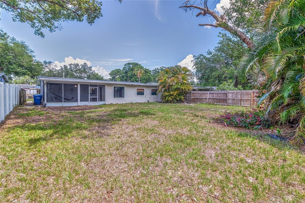 831 Lakeside Drive Largo, FL 33778 - Photo 41 of 43