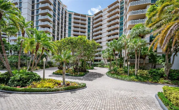 $1,625,000 | 1121 Crandon Boulevard, Unit E501, Key Biscayne, FL 33149