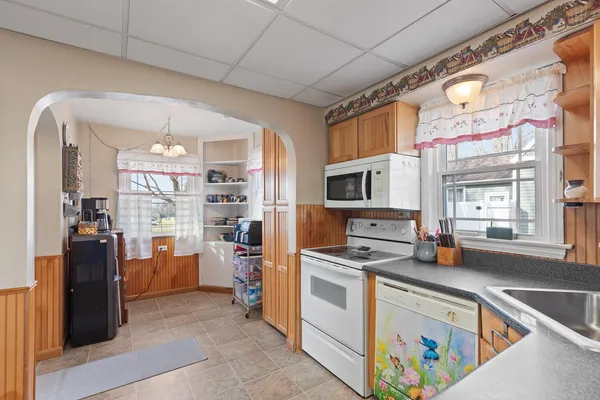 $237,000 | 1245 University Avenue, Adrian, MI 49221