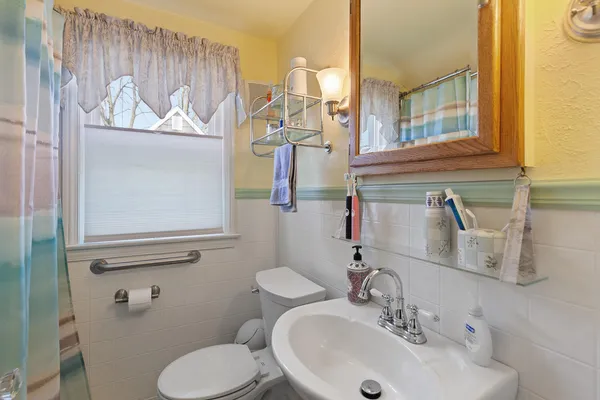 $237,000 | 1245 University Avenue, Adrian, MI 49221