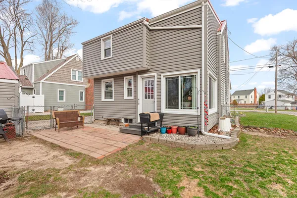 $237,000 | 1245 University Avenue, Adrian, MI 49221