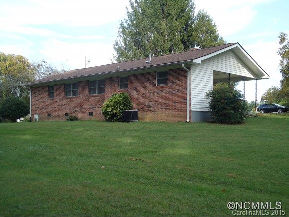 67 Deerlake Road Brevard, NC 28712 - Photo 1 of 17 Gallery Image 1