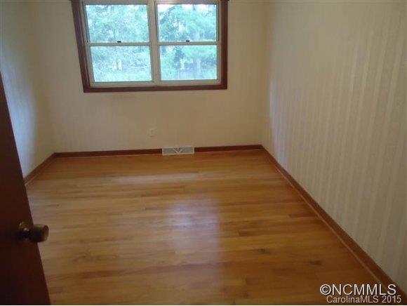 67 Deerlake Road Brevard, NC 28712 - Photo 9 of 17 Gallery Image 9