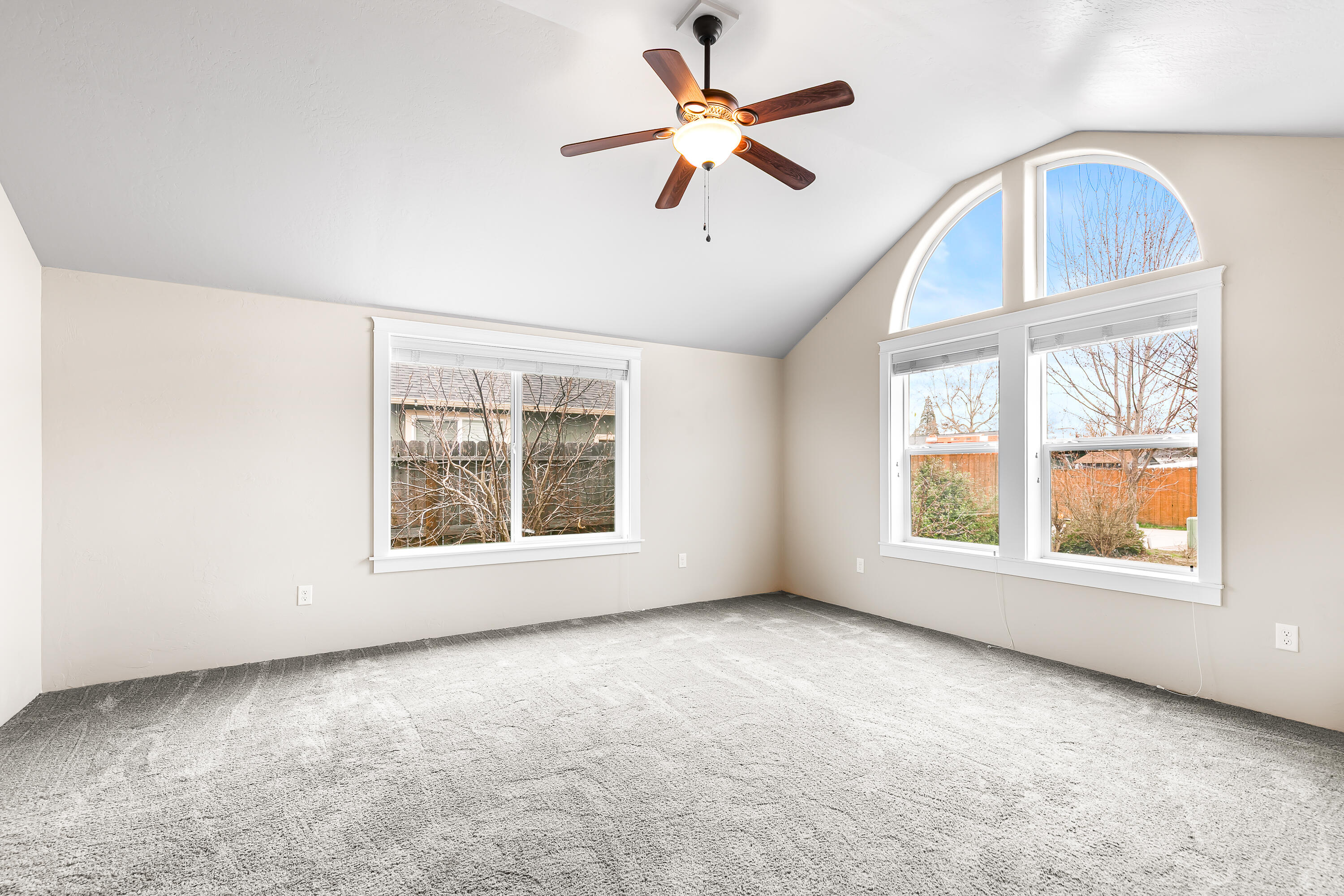 3288 Grant Road Central Point, OR 97502 - Photo 5 of 30 9R9A5792