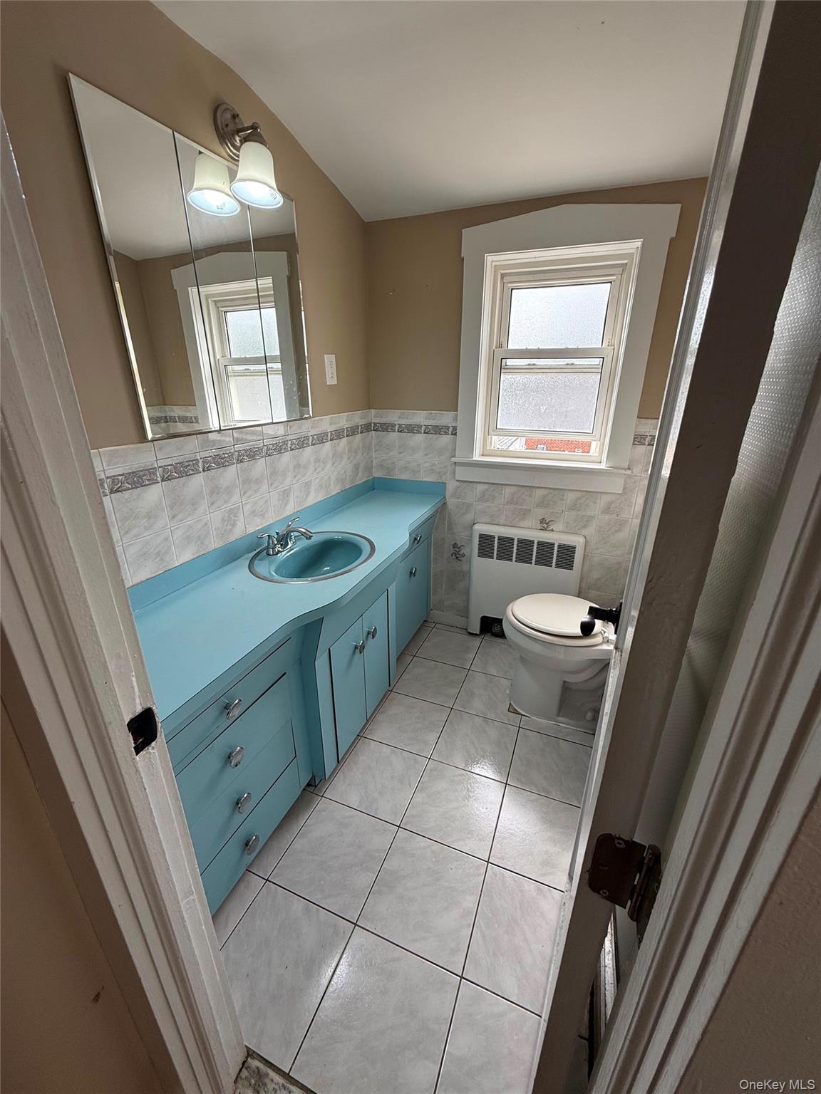 27 Caldwell Road Valley Stream, NY 11580 - Photo 3 of 4 Gallery Image 3