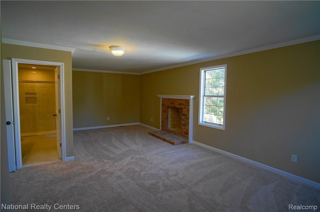 1275 West Fairview Lane Rochester, MI 48306 - Photo 12 of 30 DSC09828 (1).JPG