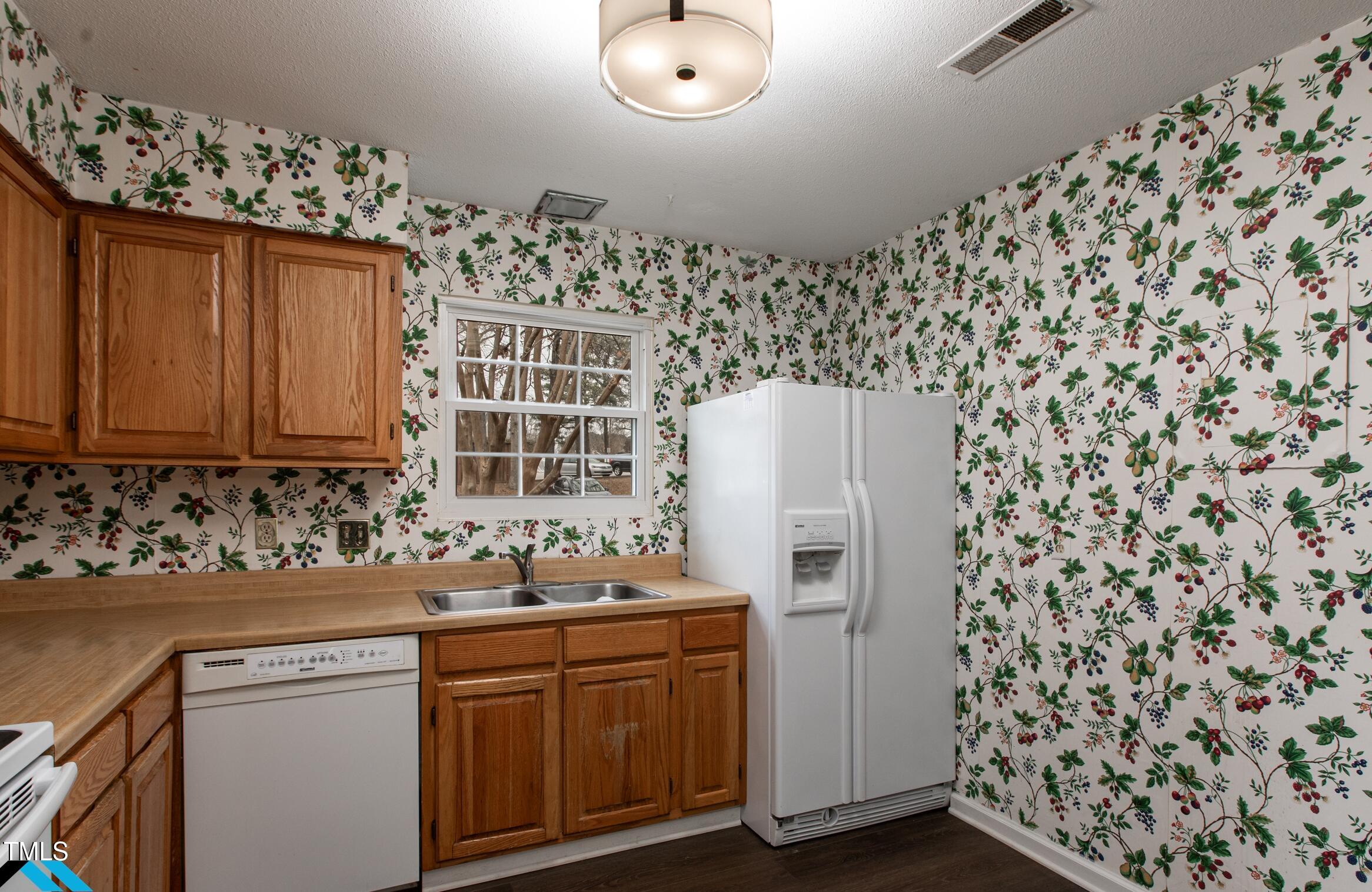 6409 New Market Way Raleigh, NC 27615 - Photo 6 of 25 Kitchen