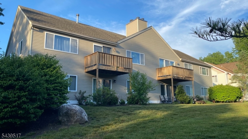 74 Falcon Ridge Way North, Unit 4 Hamburg, NJ 07419 - Photo 2 of 14
