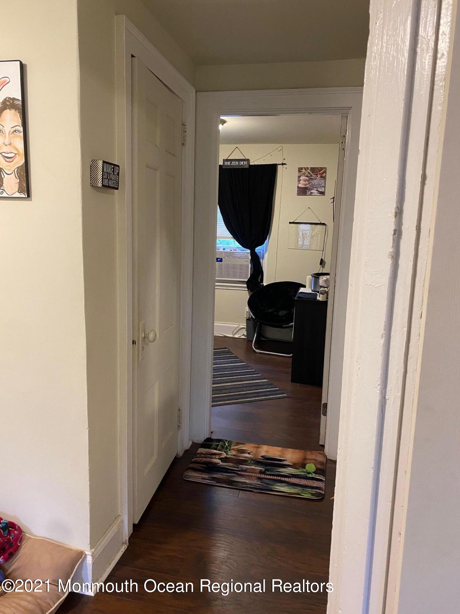 3107 Kearsarge Road Camden, NJ 08104 - Photo 22 of 39 3107 kearsarge 2nd floor foyer 2