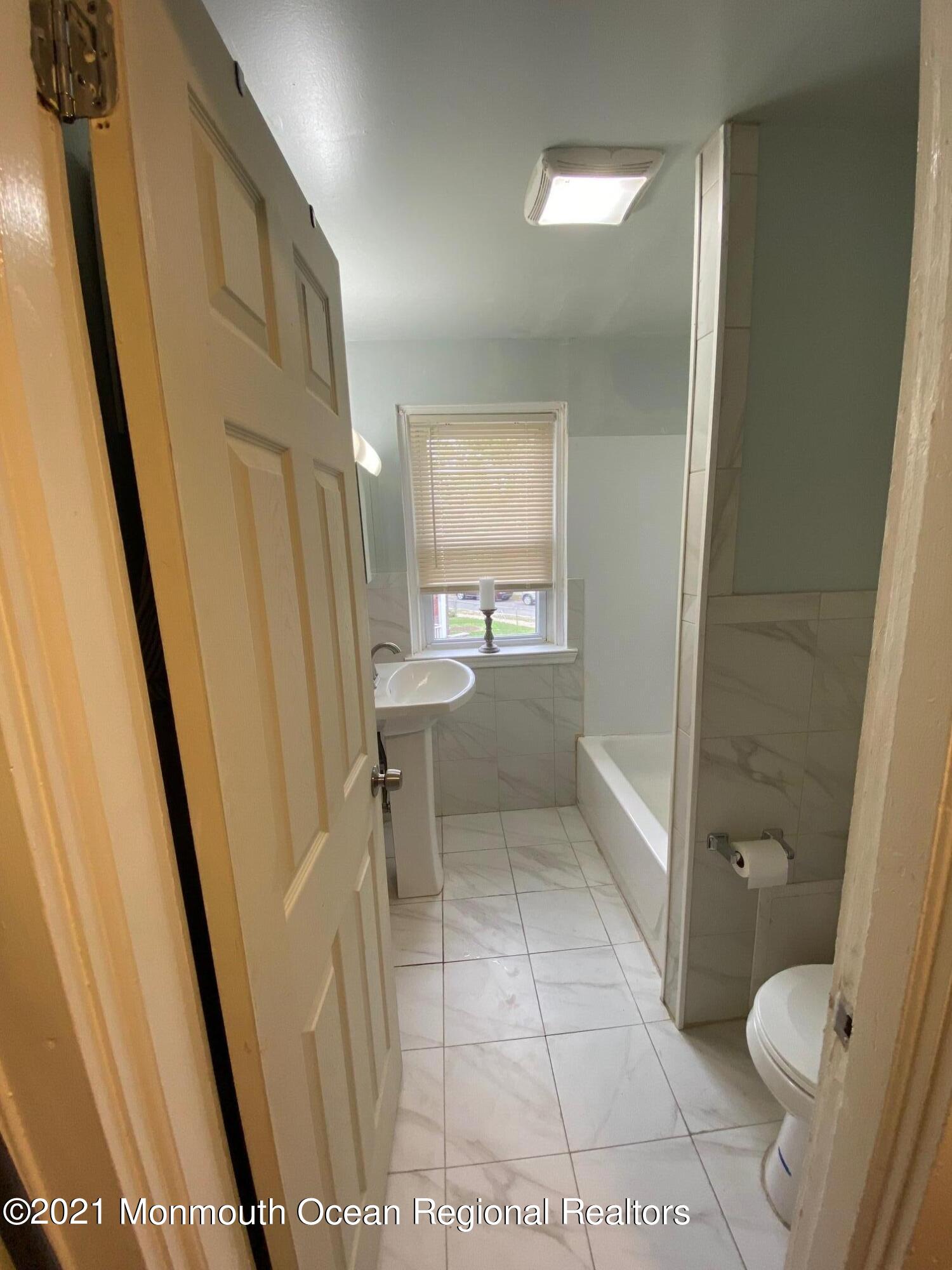 3107 Kearsarge Road Camden, NJ 08104 - Photo 27 of 39 3107 kearsarge bathroom pic