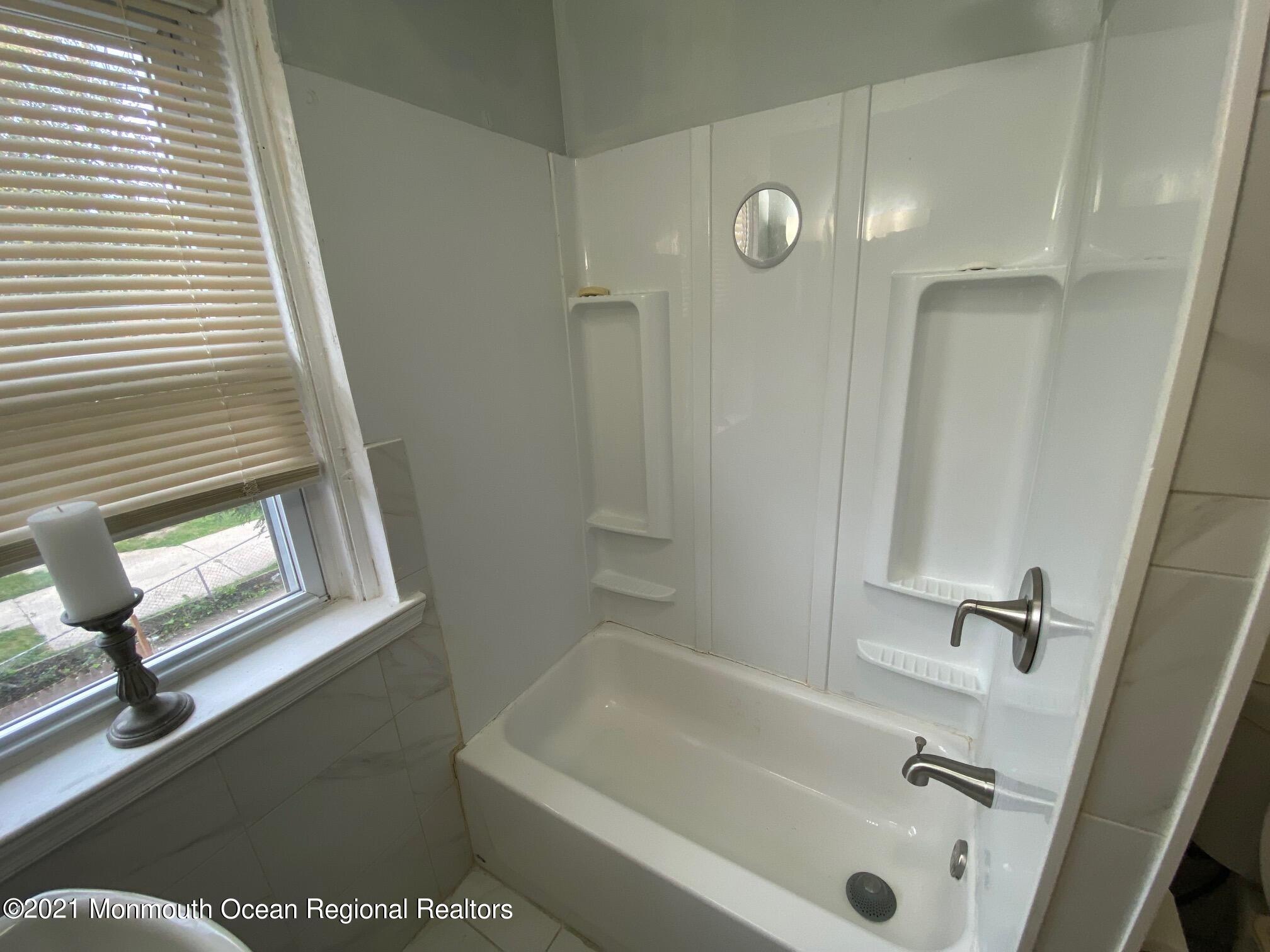 3107 Kearsarge Road Camden, NJ 08104 - Photo 29 of 39 3107 kearsarge shower