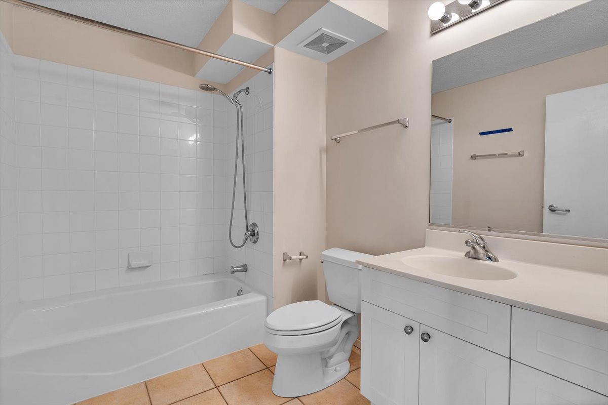 800 Elgin Road, Unit 1305 Evanston, IL 60201 - Photo 9 of 19 Gallery Image 9
