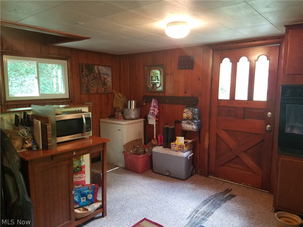 9514 Overton Road Burbank, OH 44214 - Photo 10 of 17 Gallery Image 10