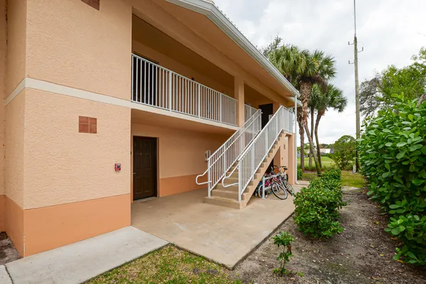 $214,000 | 151 Southwest Palm Drive, Unit 208, Port St. Lucie, FL 34986