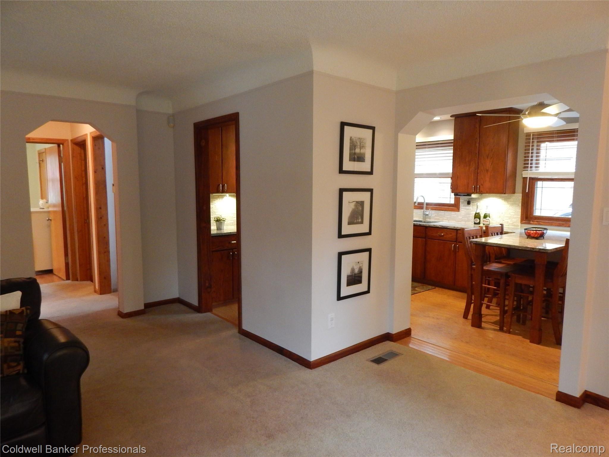 1587 Mansfield Road Birmingham, MI 48009 - Photo 8 of 43 DSCN6253.JPG