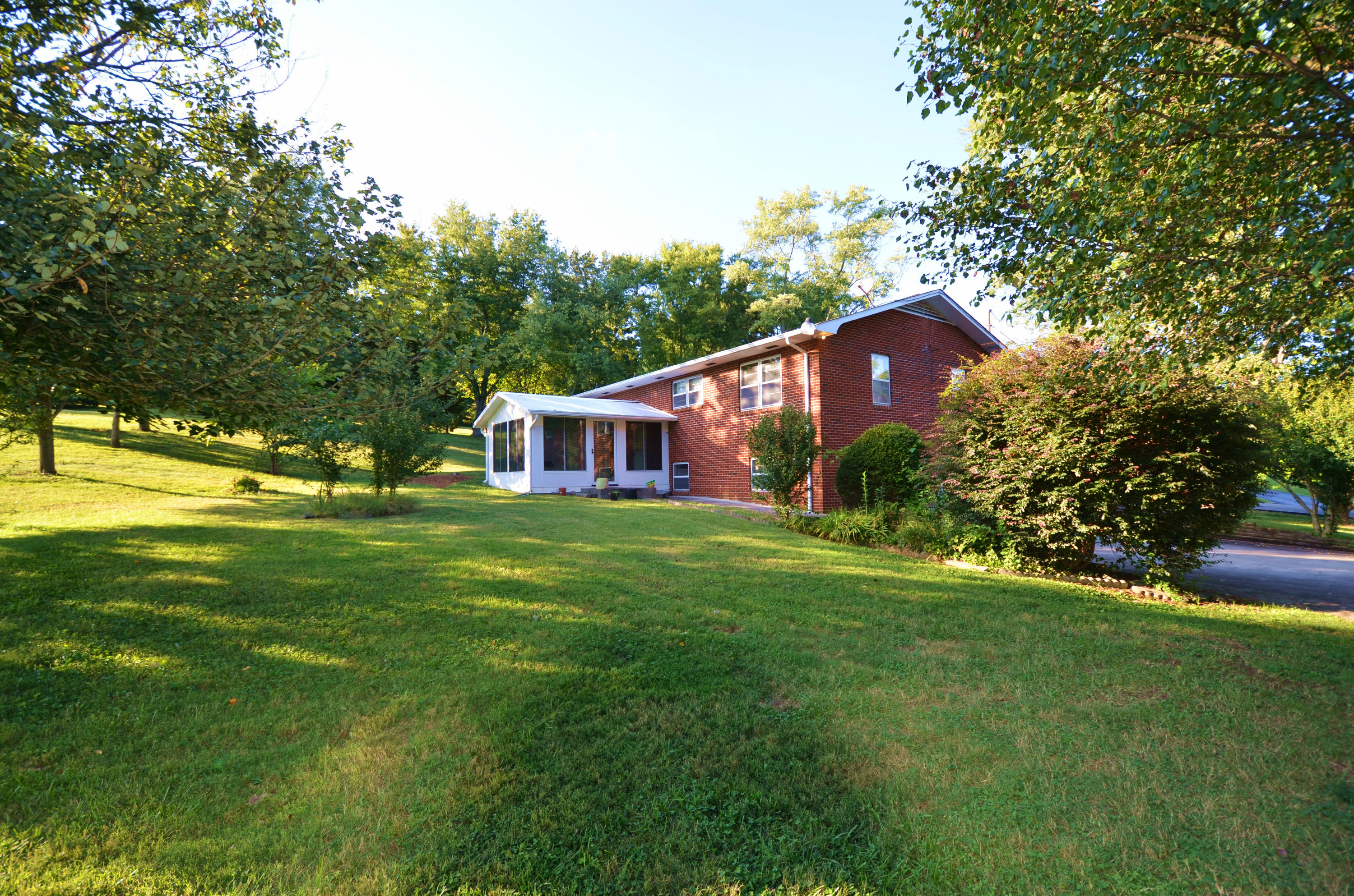 239 Admiral Road Knoxville, TN 37934 - Photo 11 of 19 DSC_1362