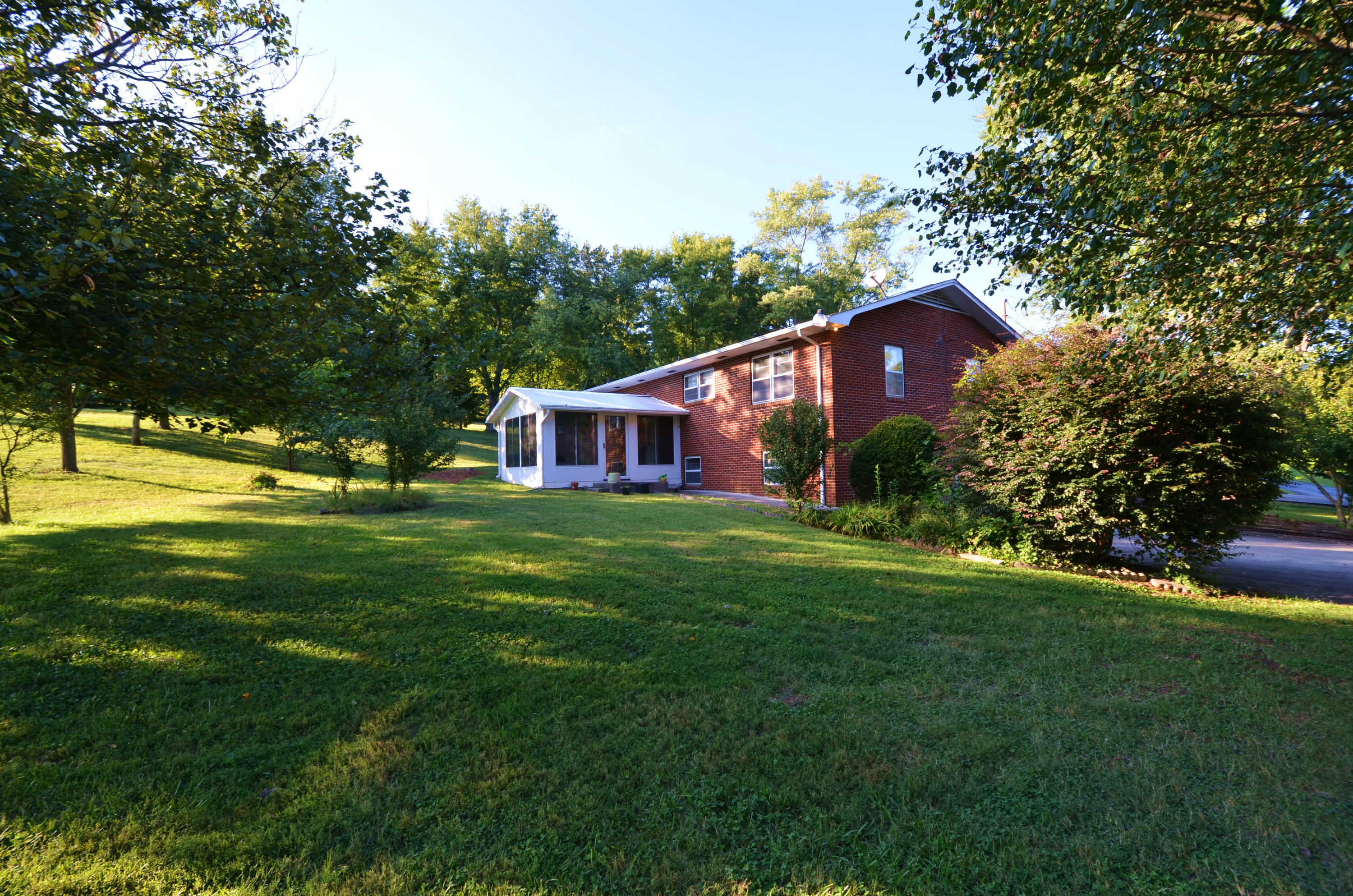 239 Admiral Road Knoxville, TN 37934 - Photo 12 of 19 DSC_1363