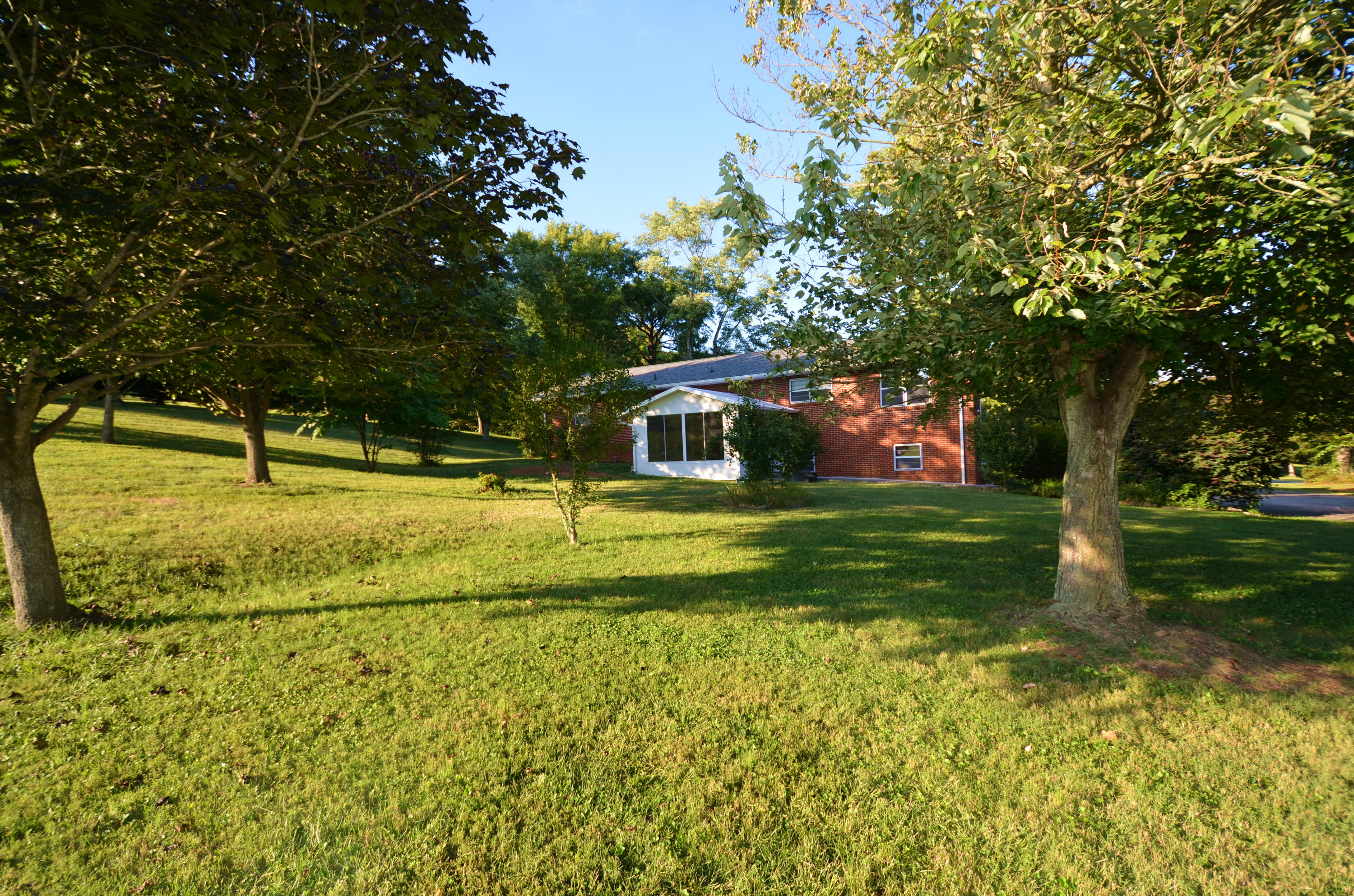 239 Admiral Road Knoxville, TN 37934 - Photo 13 of 19 DSC_1364