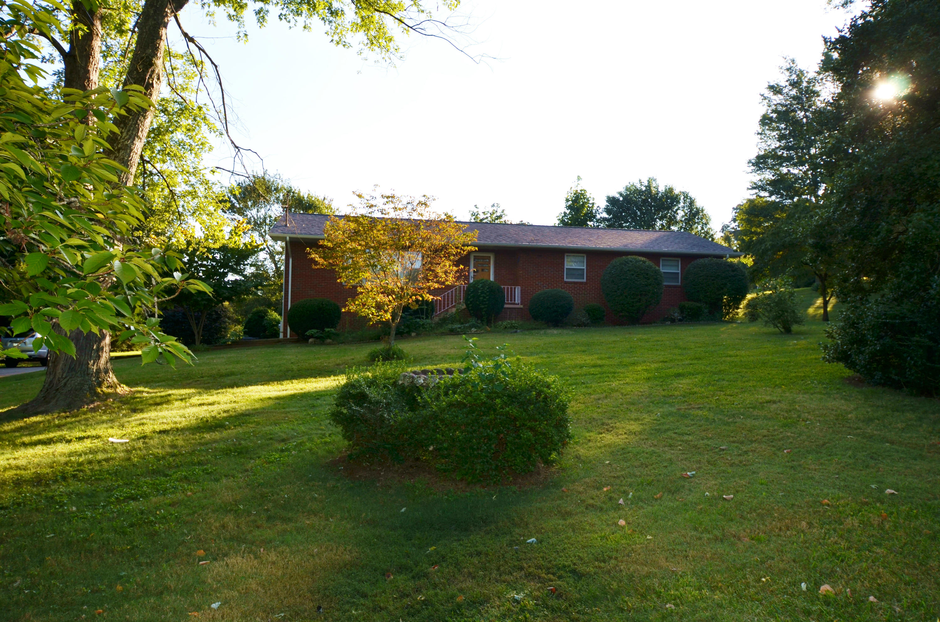 239 Admiral Road Knoxville, TN 37934 - Photo 6 of 19 DSC_1356