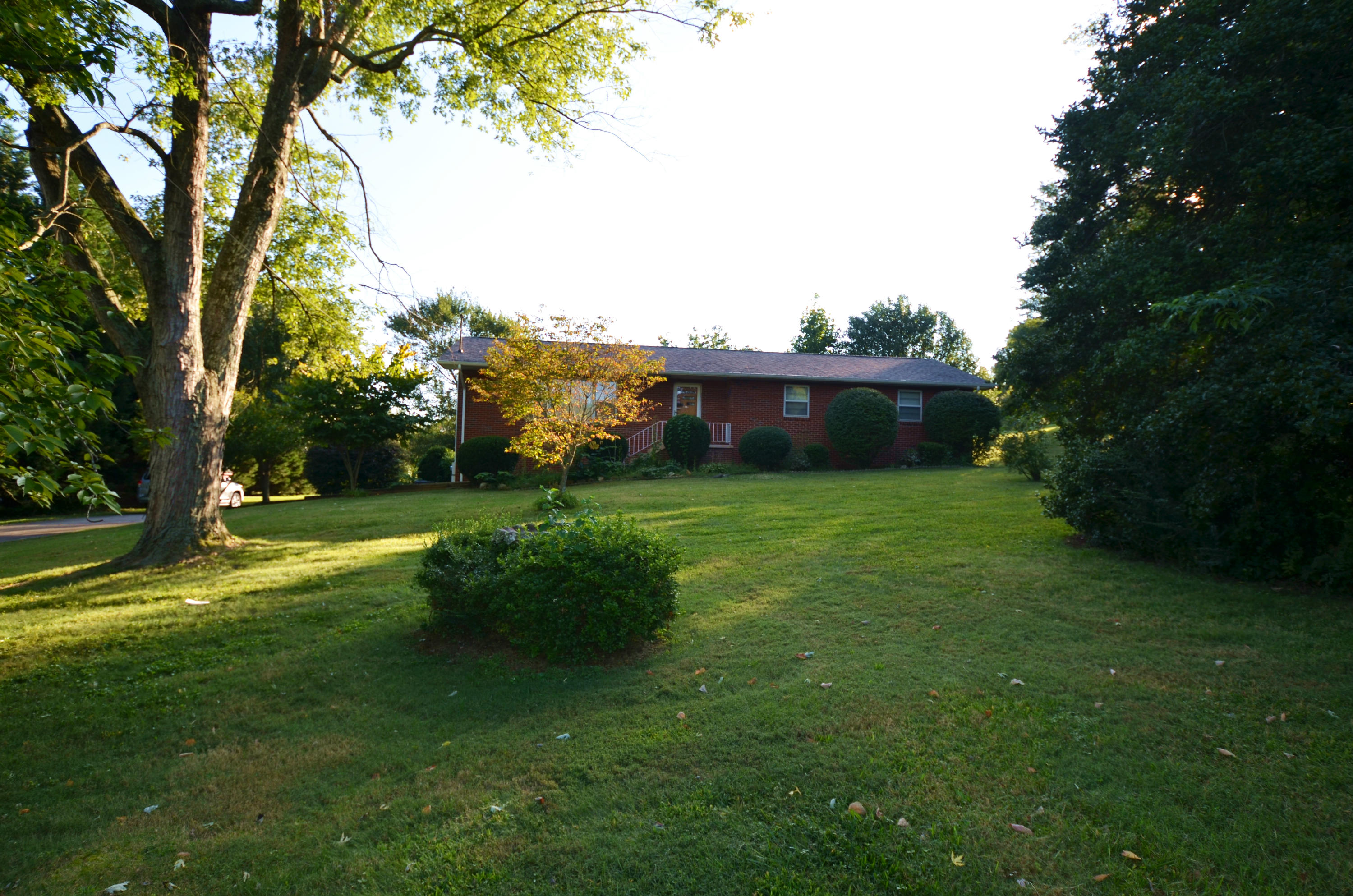 239 Admiral Road Knoxville, TN 37934 - Photo 8 of 19 DSC_1358