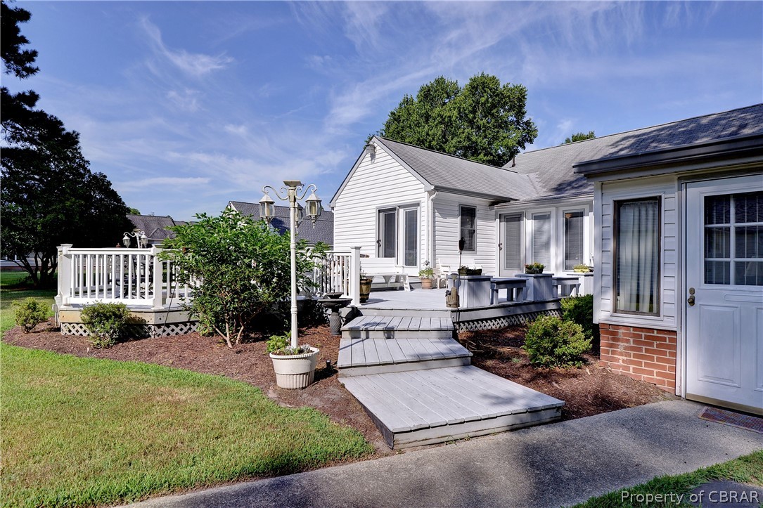 722 Yorktown Road Poquoson, VA 23662 - Photo 13 of 48