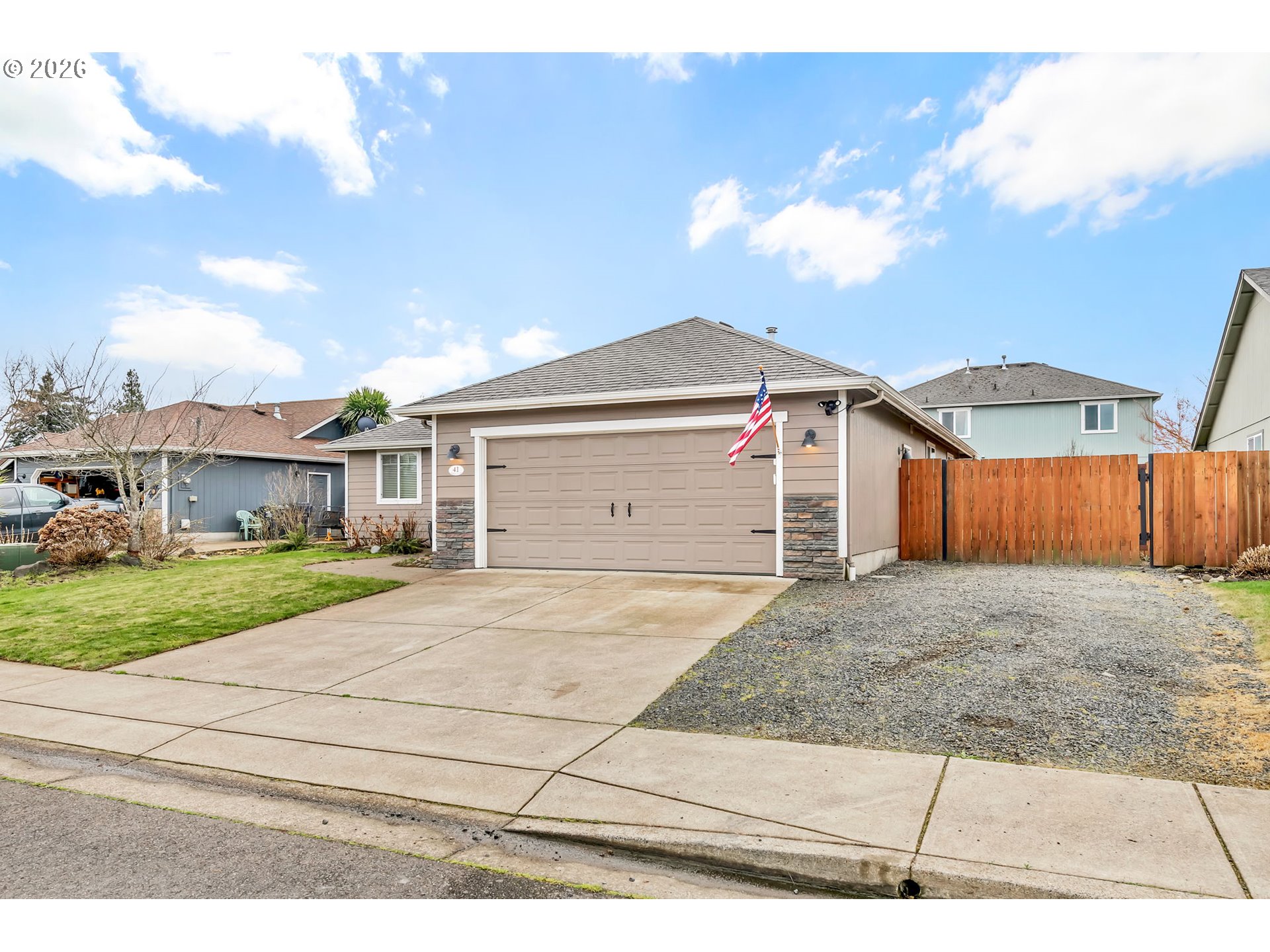 41 Sandalwood Loop Creswell, OR 97426 - Photo 2 of 39