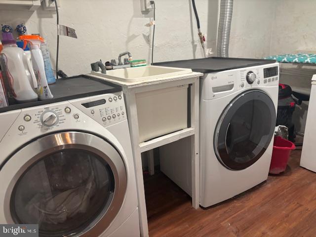 624 Hamel Avenue Glenside, PA 19038 - Photo 28 of 34 a utility room with dryer and washer
