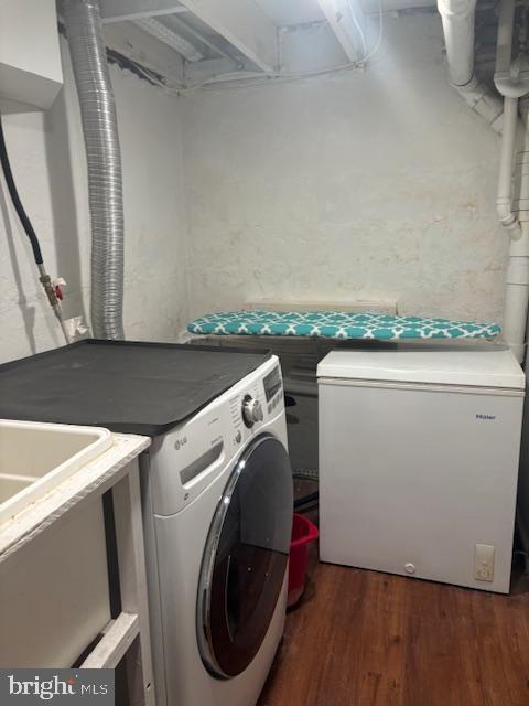 624 Hamel Avenue Glenside, PA 19038 - Photo 30 of 34 a utility room with dryer and washer