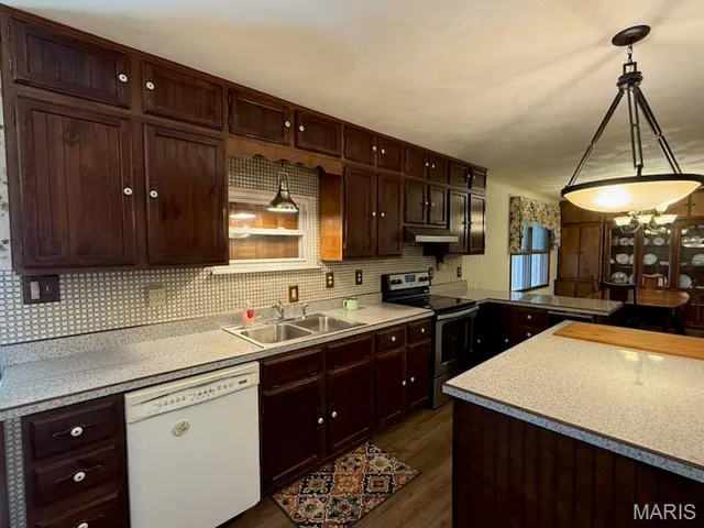 $169,900 | 2620 Carolyn Boulevard, Granite City, IL 62040