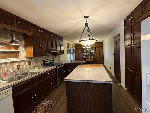 $169,900 | 2620 Carolyn Boulevard, Granite City, IL 62040