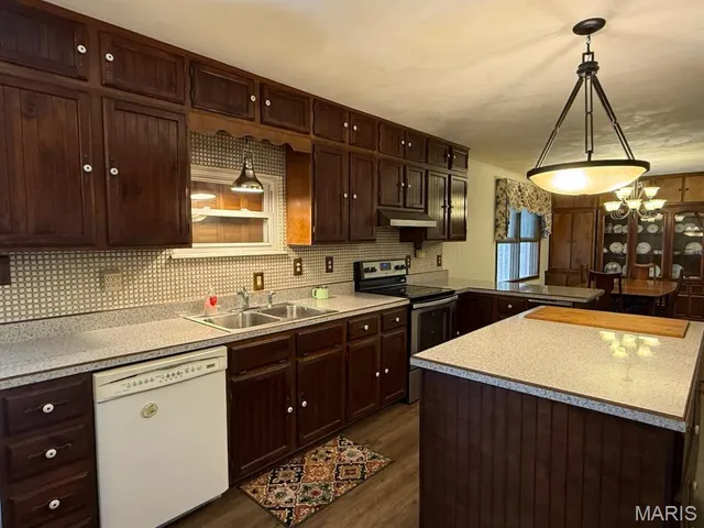 $169,900 | 2620 Carolyn Boulevard, Granite City, IL 62040