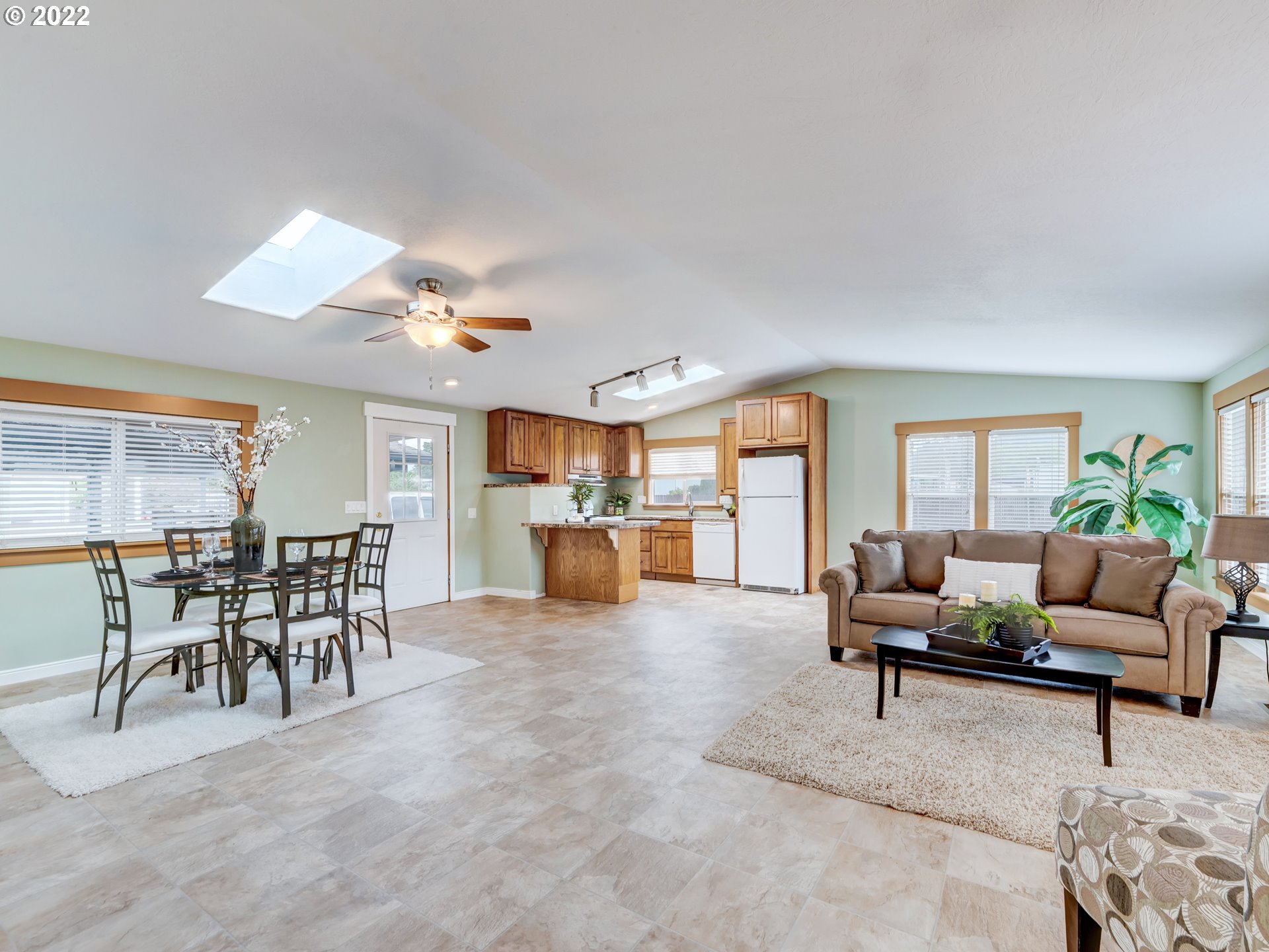 452 South 53rd Street Springfield, OR 97478 - Photo 4 of 26 a living room with furniture and a large window
