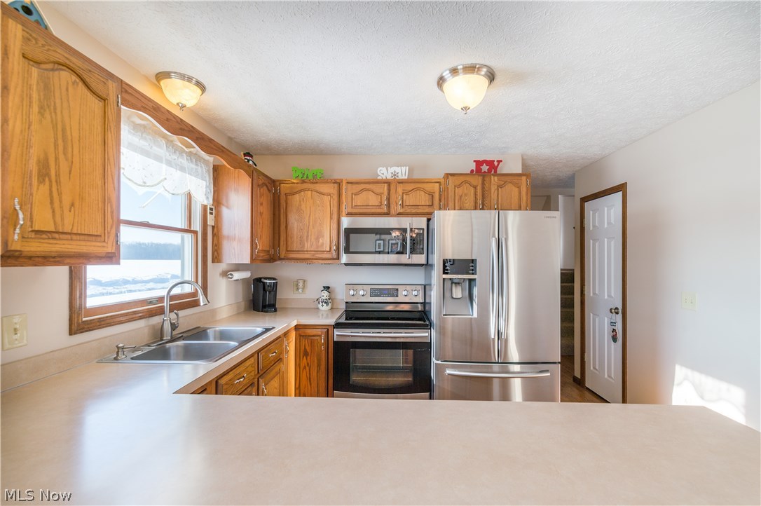 12712 Darrow Road Vermilion, OH 44089 - Photo 9 of 34