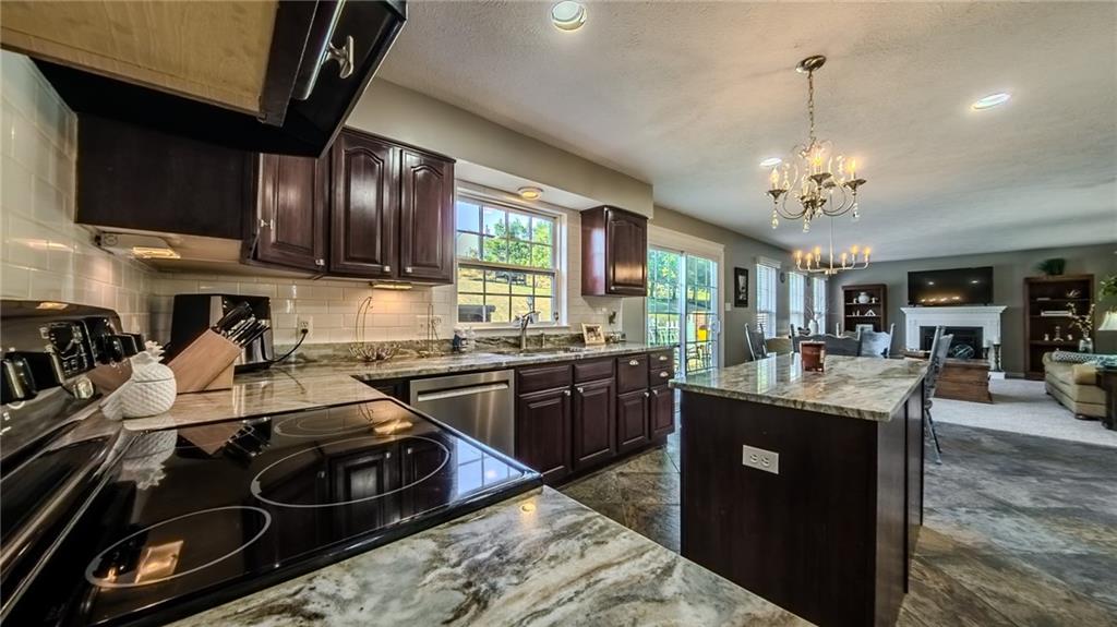 138 Valley View Drive Rostraver Township, PA 15012 - Photo 4 of 38