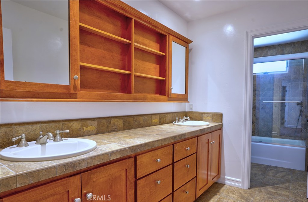 2323 Pio Pico Drive Carlsbad, CA 92008 - Photo 35 of 44