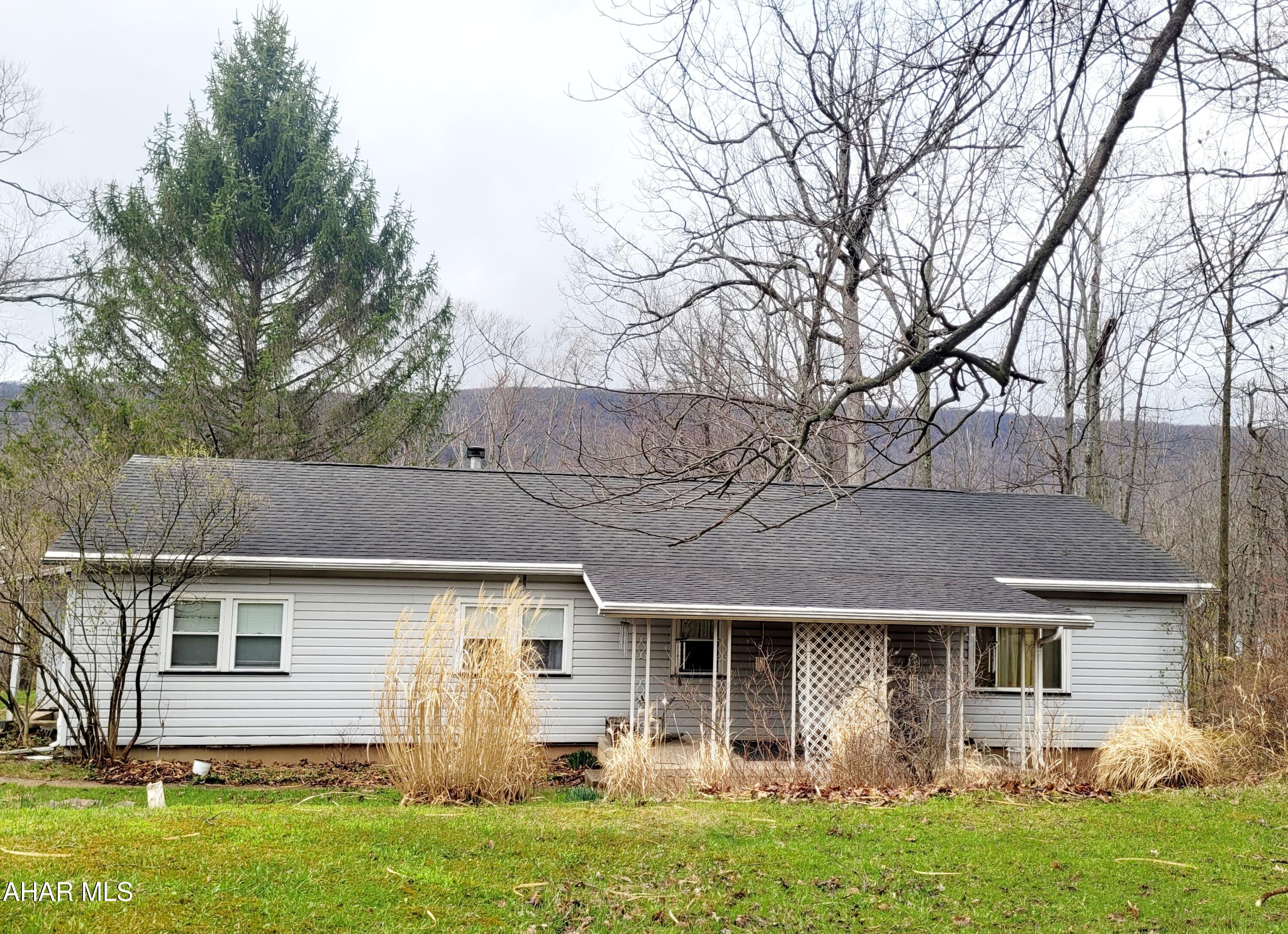 199 Reeds Lane Altoona, PA 16601 - Photo 1 of 25 199 Reeds Lane
