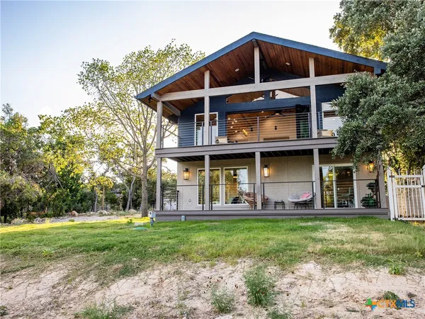 $1,275,000 | 874 Lakebreeze Drive, Canyon Lake, TX 78133