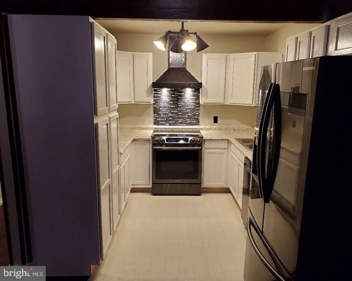 12169 Ridge Road King George, VA 22485 - Photo 12 of 37 Kitchen
