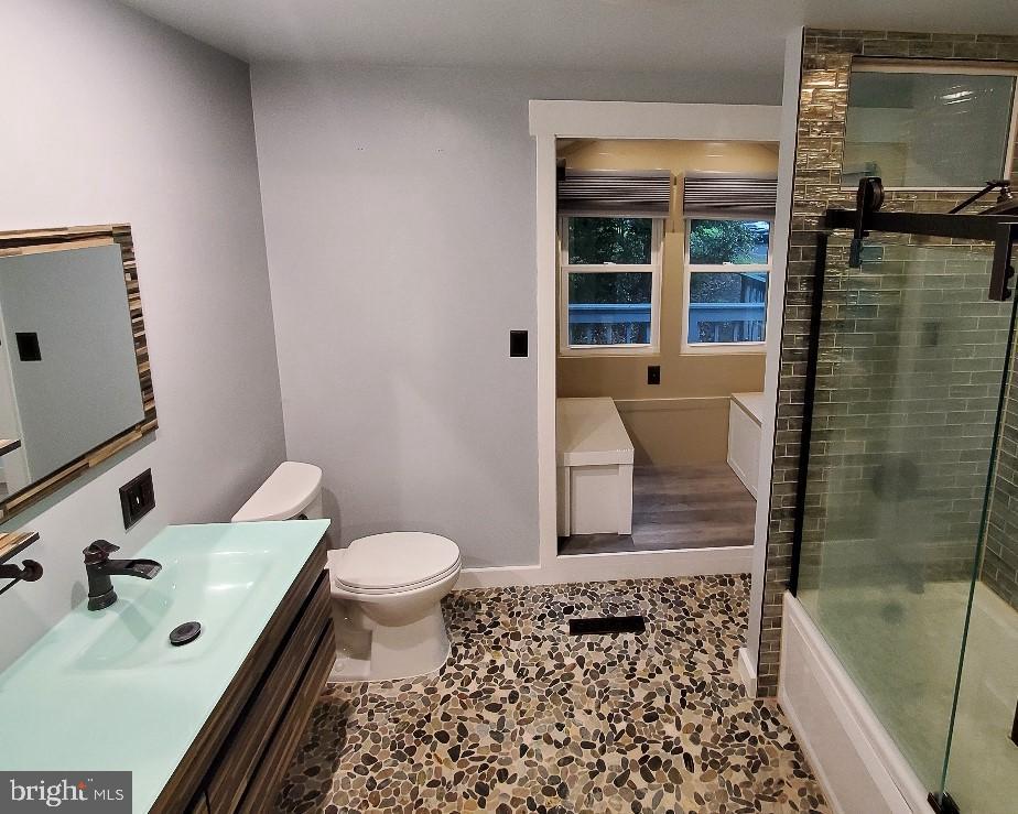 12169 Ridge Road King George, VA 22485 - Photo 23 of 37 Master Bathroom Front View - Left
