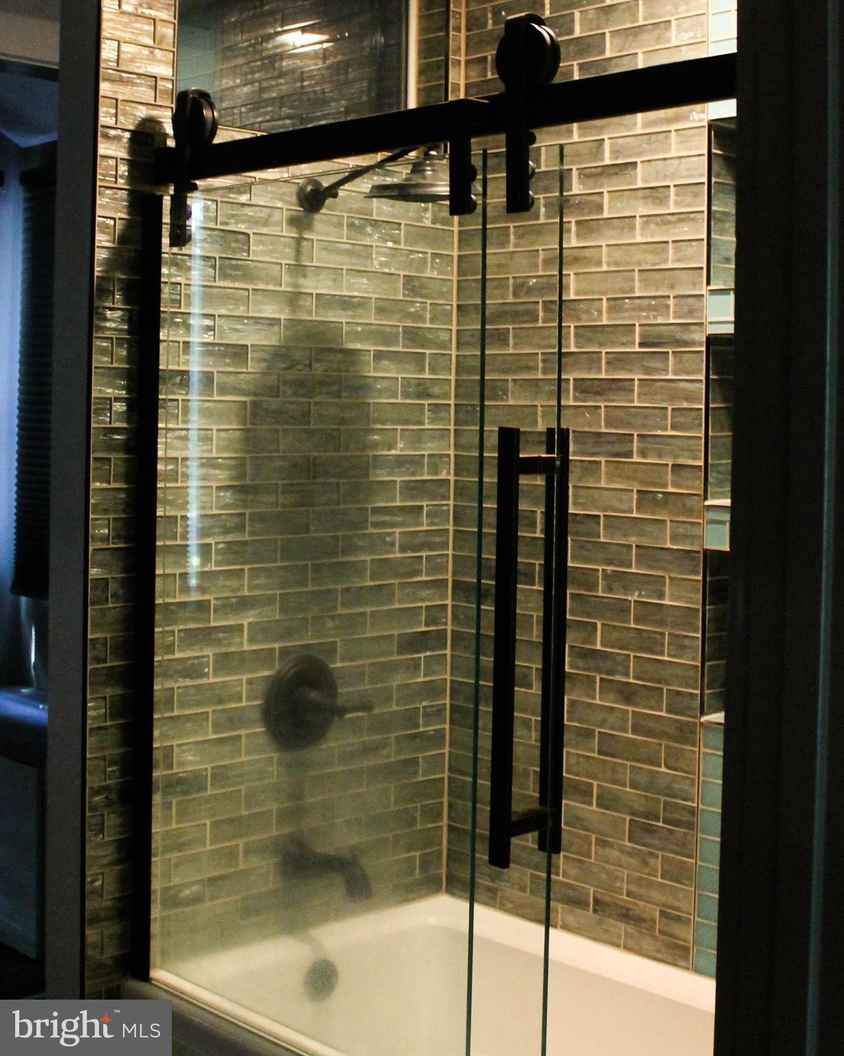 12169 Ridge Road King George, VA 22485 - Photo 27 of 37 Master Bathroom - Spa tub/shower view