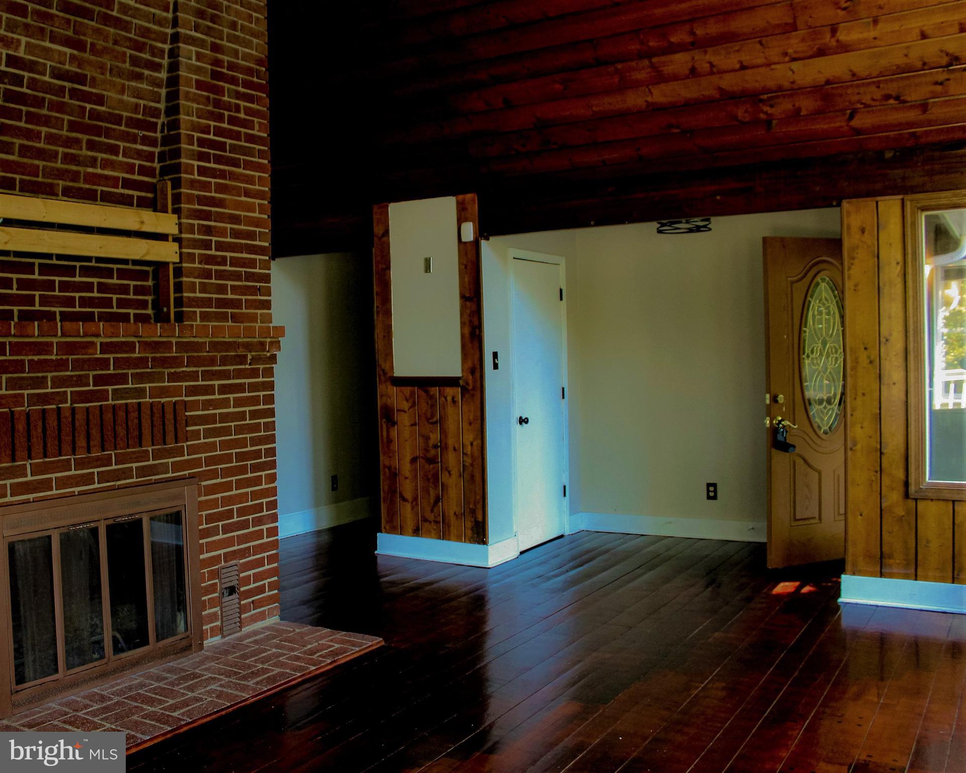 12169 Ridge Road King George, VA 22485 - Photo 8 of 37 Great Room- facing Master Suite Hallway