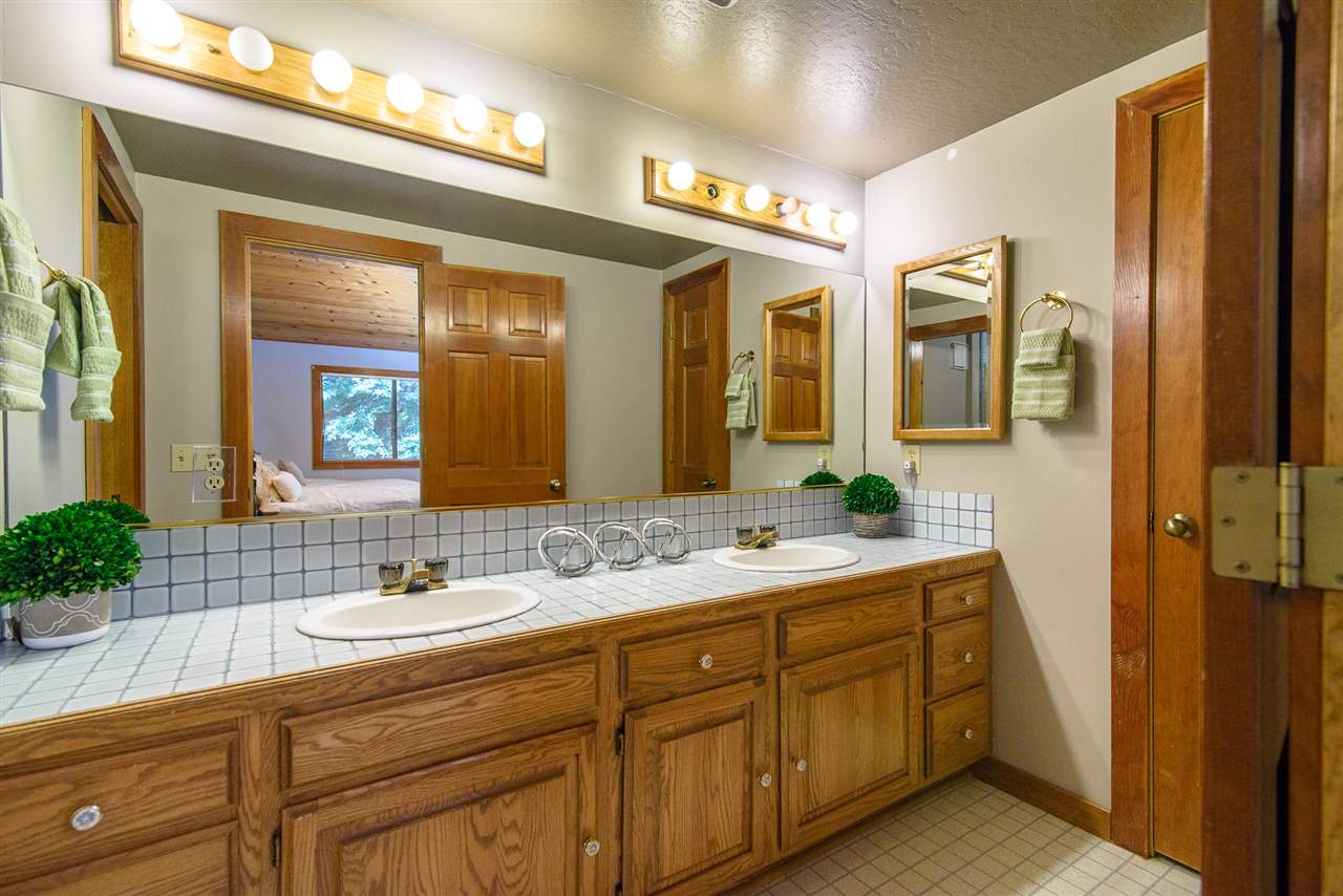 11560 Bennett Flat Road Truckee, CA 96161 - Photo 11 of 18 Gallery Image 11