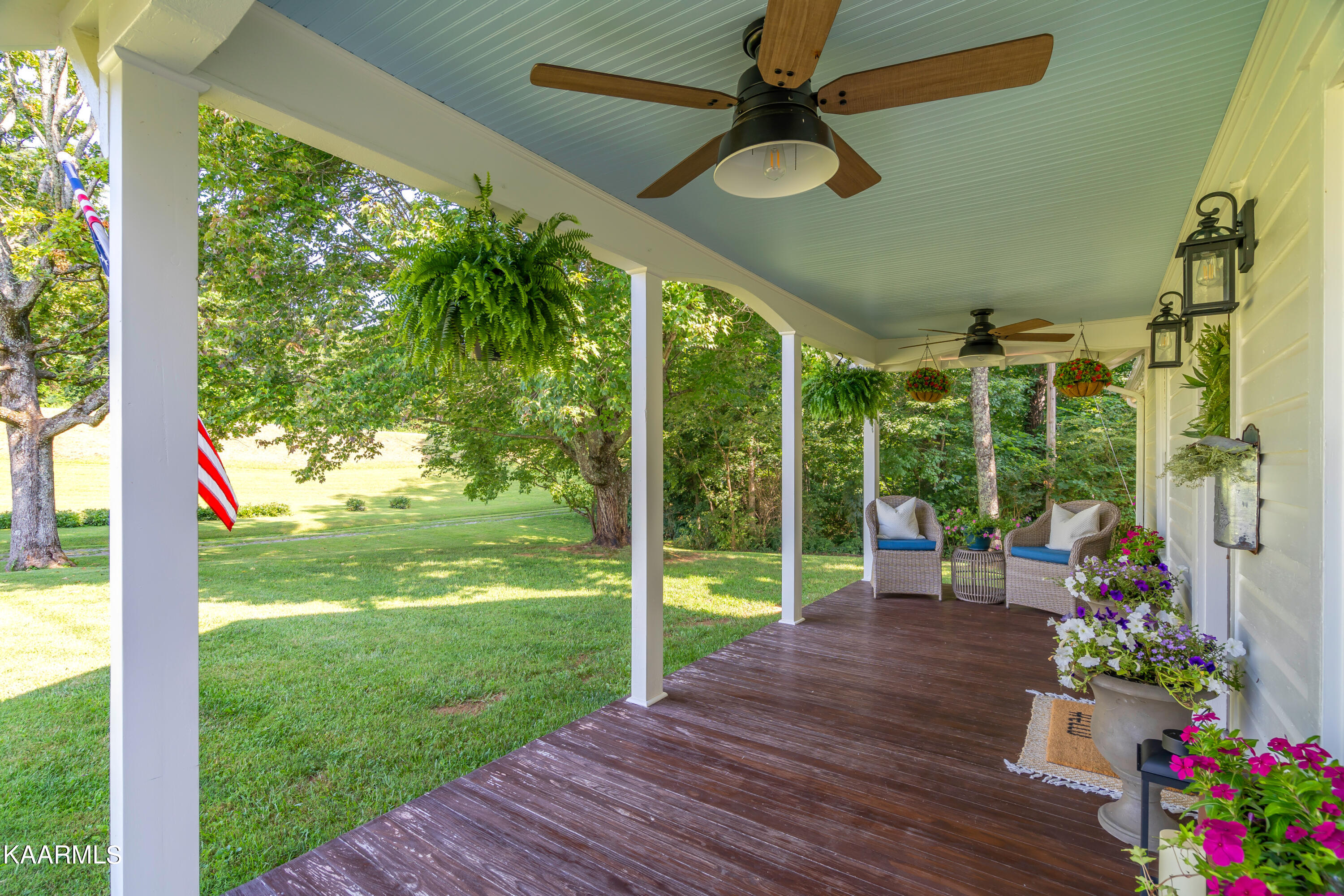7404 Ridgeview Road Corryton, TN 37721 - Photo 4 of 60 Front porch