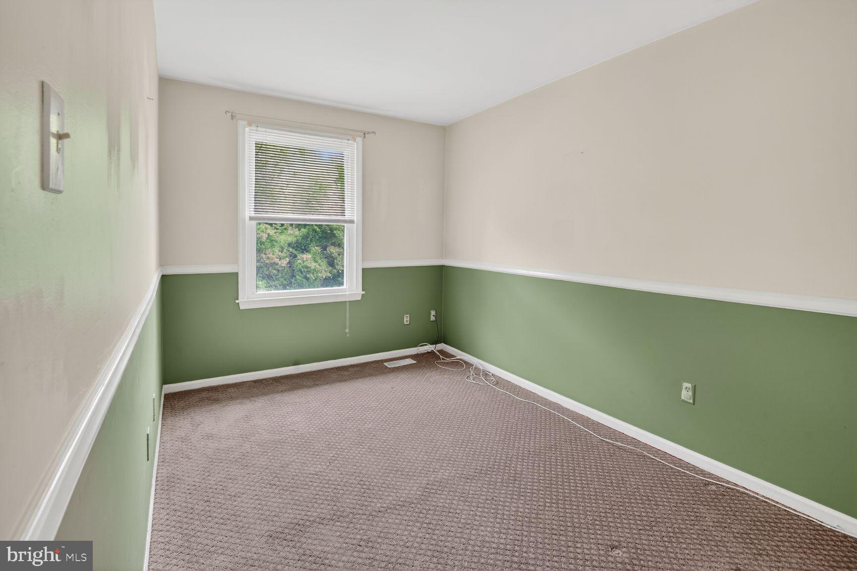 5326 King Arthur Circle Baltimore, MD 21237 - Photo 13 of 15